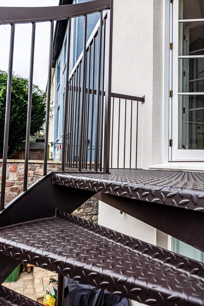 Перила та Сходи